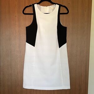 Club Monaco Black and White Sleeveless Lined Dress Size 2